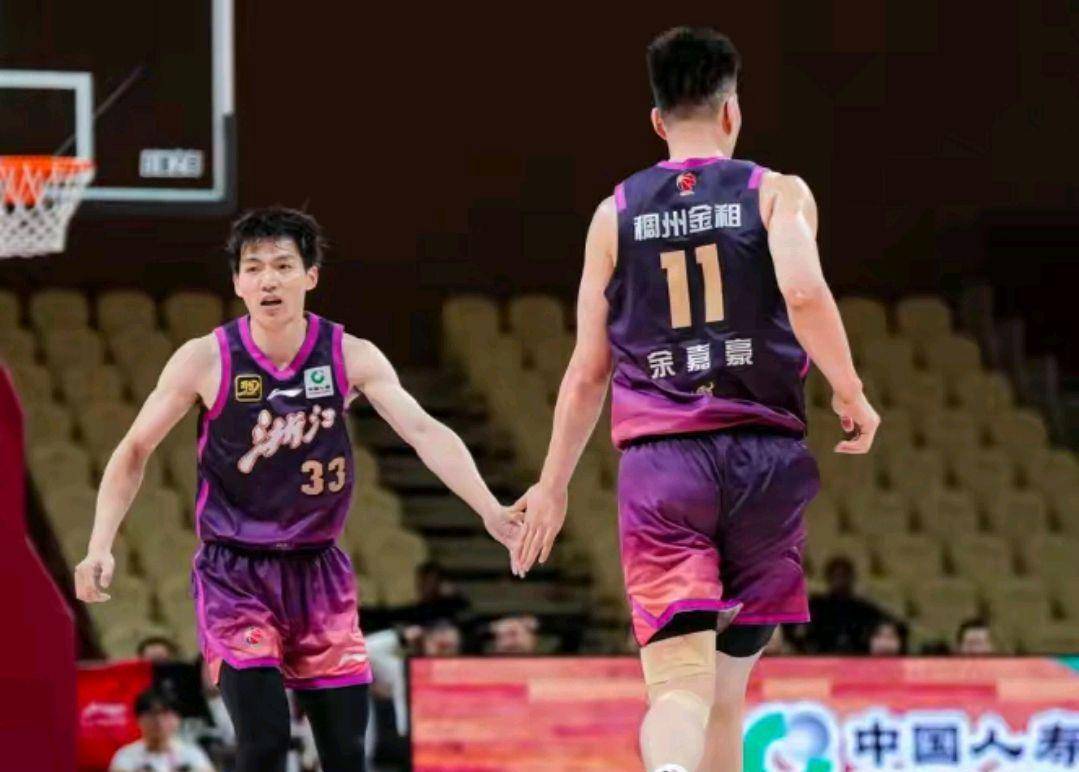 浙江6人上双击败首钢萨姆纳33+13四川胜宁波