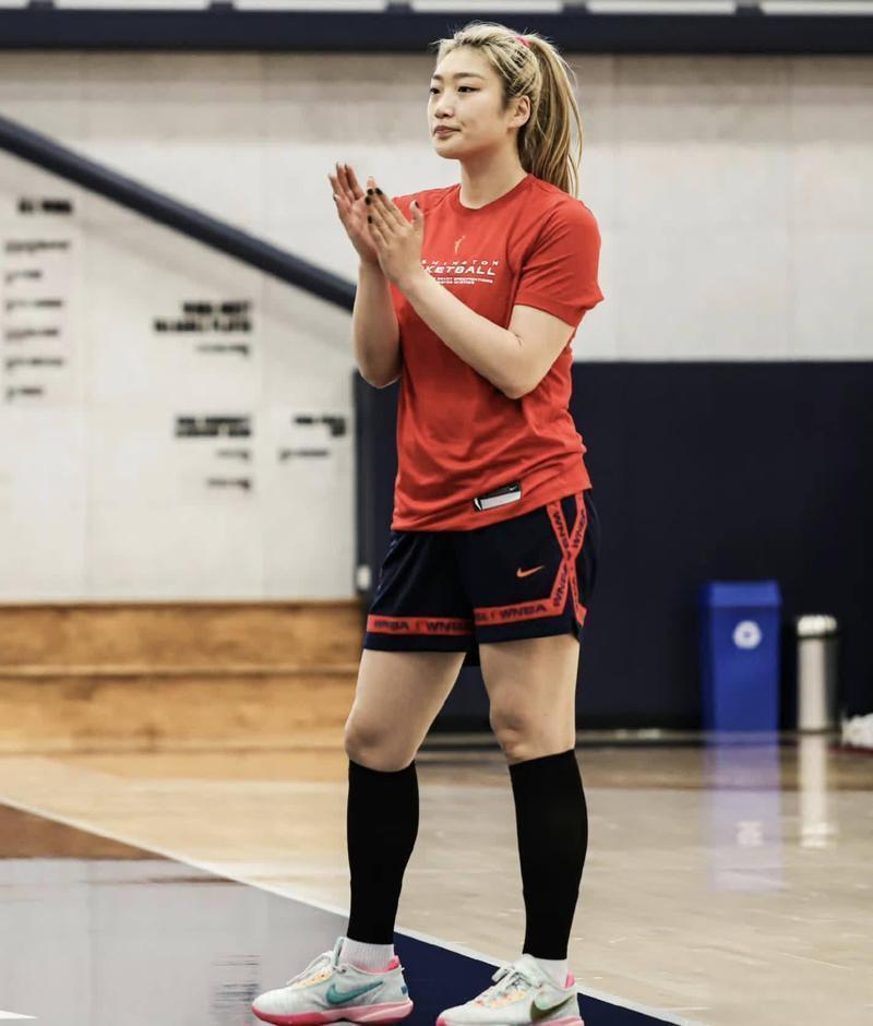 杨毅谈李梦无缘亚洲杯：宫鲁鸣不存在任何私欲的简单介绍